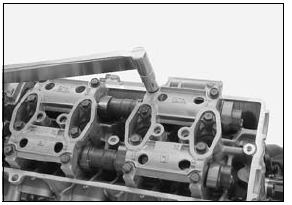Cylinder head/valves