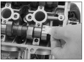 Cylinder head/valves