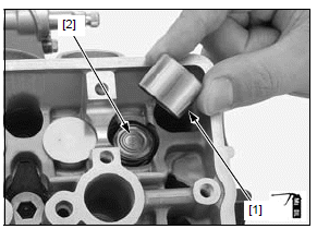 Cylinder head/valves