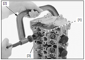 Cylinder head/valves