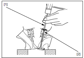 Cylinder head/valves