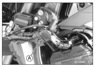 Immobilizer Amplifier (Service Code 35, Equipped Models)