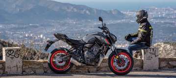 Yamaha MT-07 - Owner's Manual Manuales del Propietario